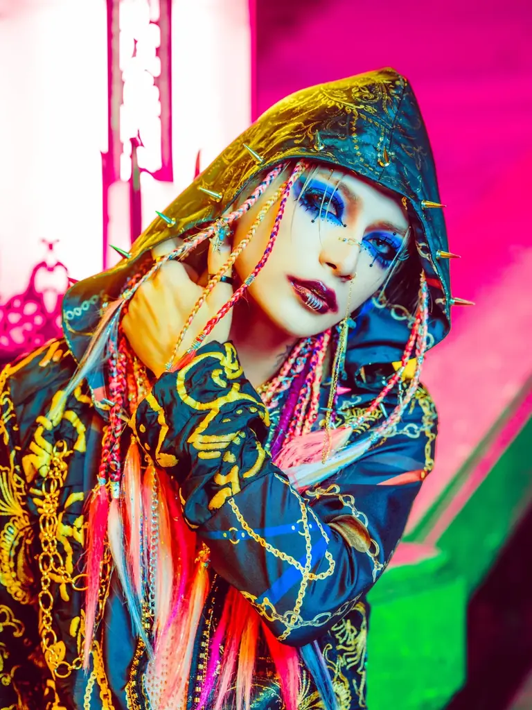グラビティ、VISUAL TRAP 近藤廣行監督による「ピンク・ドーナツ」MVが公開! 画像 5