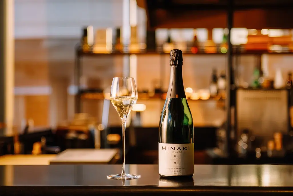 MINAKIスパークリング日本酒『珀彗』、豪華客船「飛鳥Ⅲ」の公式セレクションに 画像 2