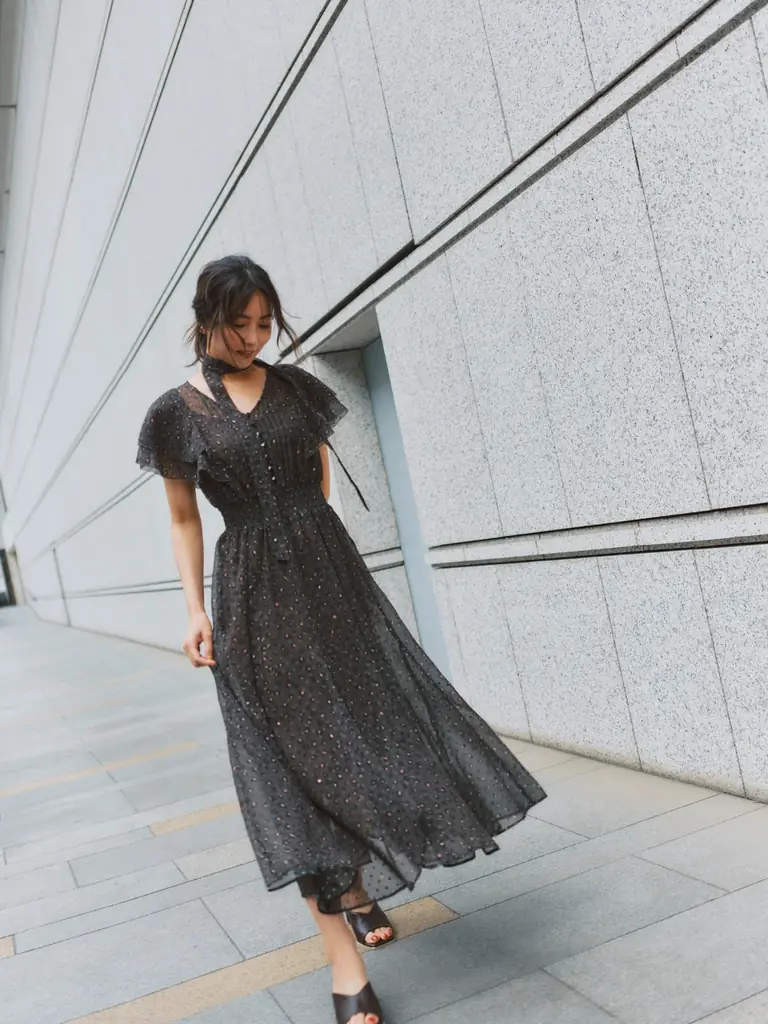 【Stola.(ストラ)】女優・石川恋が纏う、SUMMERカタログが7/21(月)公開。 画像 7
