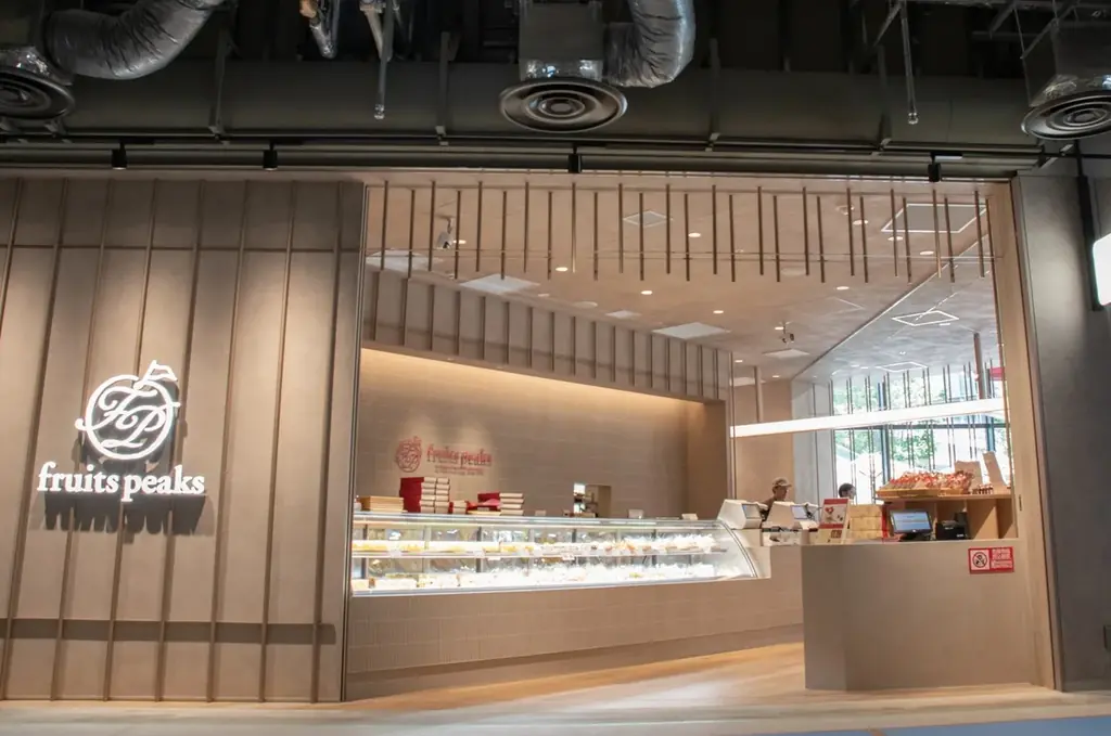 都内唯一のカフェ併設型【フルーツピークス　豊洲セイルパーク店】7月24日(木)いよいよグランドオープン！ 画像 1