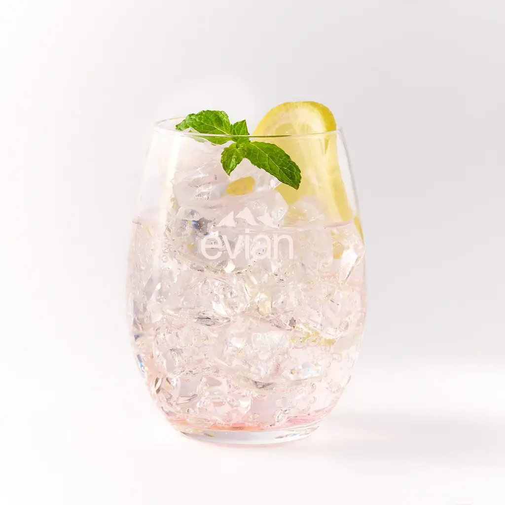 パリの良質な生活「Live Paris, Live Young」を再現 エビアン®の世界観を味わうコラボカフェが7月25日(金)より期間限定オープン！ 画像 6