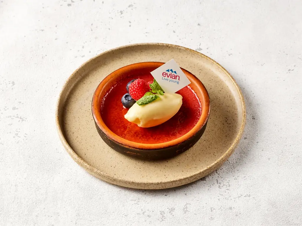 パリの良質な生活「Live Paris, Live Young」を再現 エビアン®の世界観を味わうコラボカフェが7月25日(金)より期間限定オープン！ 画像 9
