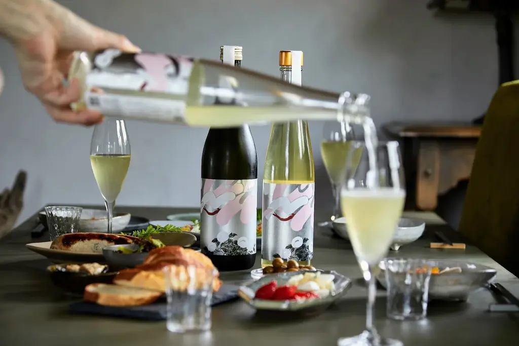 “食を楽しむ人”へ、2つの和酒『KASANE』。和洋折衷な「現代の和食」のための、柚子&茶のスパークリング和酒と日本酒が、7月24日（木）新登場。お取り寄せにも、グルメなあの人への贈り物やギフトにも。 画像 12