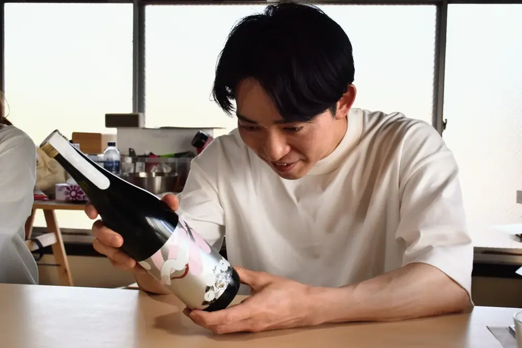 “食を楽しむ人”へ、2つの和酒『KASANE』。和洋折衷な「現代の和食」のための、柚子&茶のスパークリング和酒と日本酒が、7月24日（木）新登場。お取り寄せにも、グルメなあの人への贈り物やギフトにも。 画像 14