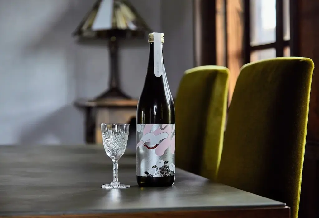 “食を楽しむ人”へ、2つの和酒『KASANE』。和洋折衷な「現代の和食」のための、柚子&茶のスパークリング和酒と日本酒が、7月24日(木)新登場。お取り寄せにも、グルメなあの人への贈り物やギフトにも。 画像 6