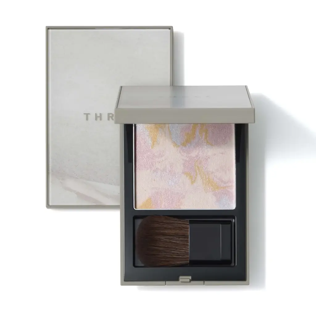 THREEから、「不調和の美学」を色と輝きで表現した2025 Autumn Makeup Collection発売！ 画像 3