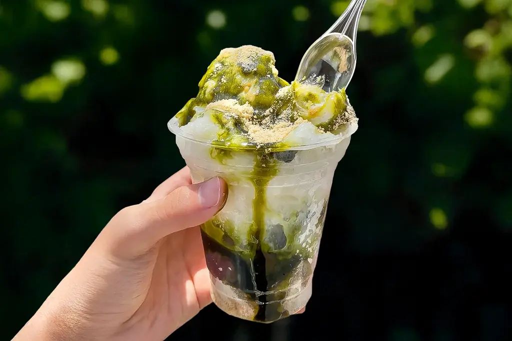 【7/25新発売】幻の“白バラ牛乳”でつくる、究極の濃厚かき氷。「抹茶」と「いちごミルク」が今だけ登場! 画像 4
