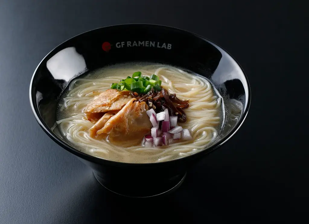 海外からお越しのお客さまからも大好評!「GF RAMEN LAB大阪・関西万博店」で販売中の「グルテンフリーラーメン」メニューが販売数3万杯を突破! 画像 4