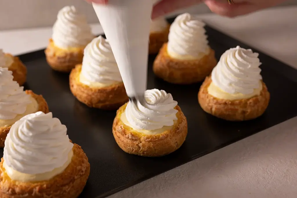 【椿屋珈琲・ダッキーダック】愛くるしい「チョコミントのパンダシュークリーム」を新発売 画像 5