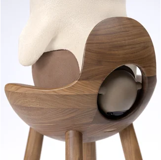 昨年ご好評いただいた『LOVOT』専用のチェア「LOVOT CHAIR」が限定モデルで登場!2025年8月1日より、『LOVOT POP UPストア 日本橋三越本店』限定で受注販売を開始 画像 3