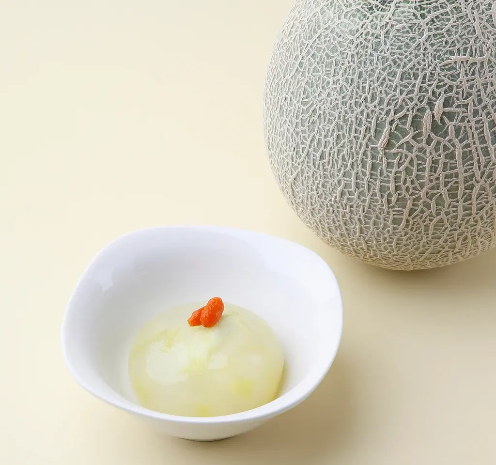 期間限定9日間! 神奈川県三浦市、丸次農園の木村親子が作るメロンを、新宿髙島屋レストランズ パークの21店で7/26(土)～8/3(日)の間、各店のメロンメニューにてお楽しみいただけます。 画像 21