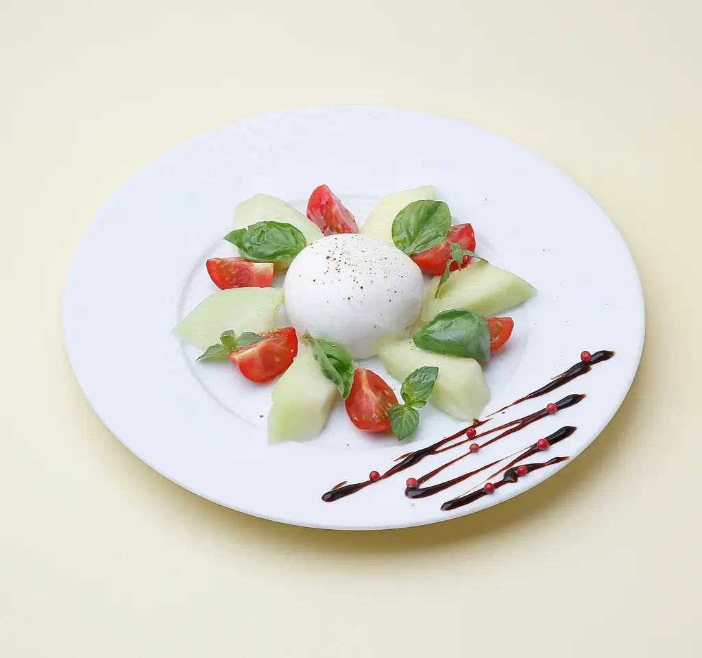 期間限定9日間! 神奈川県三浦市、丸次農園の木村親子が作るメロンを、新宿髙島屋レストランズ パークの21店で7/26(土)～8/3(日)の間、各店のメロンメニューにてお楽しみいただけます。 画像 6