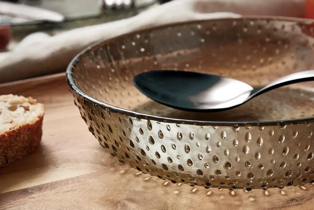 【夏に映えるガラスの器】北欧デンマークの老舗ブランド aidaからRAW Glass beadsシリーズが好評発売中！可愛らしいつぶつぶ模様とシンプルなデザイン 画像 4