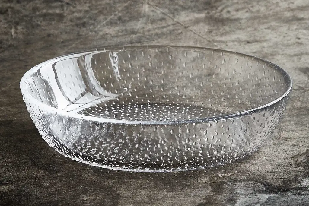 【夏に映えるガラスの器】北欧デンマークの老舗ブランド aidaからRAW Glass beadsシリーズが好評発売中！可愛らしいつぶつぶ模様とシンプルなデザイン 画像 5