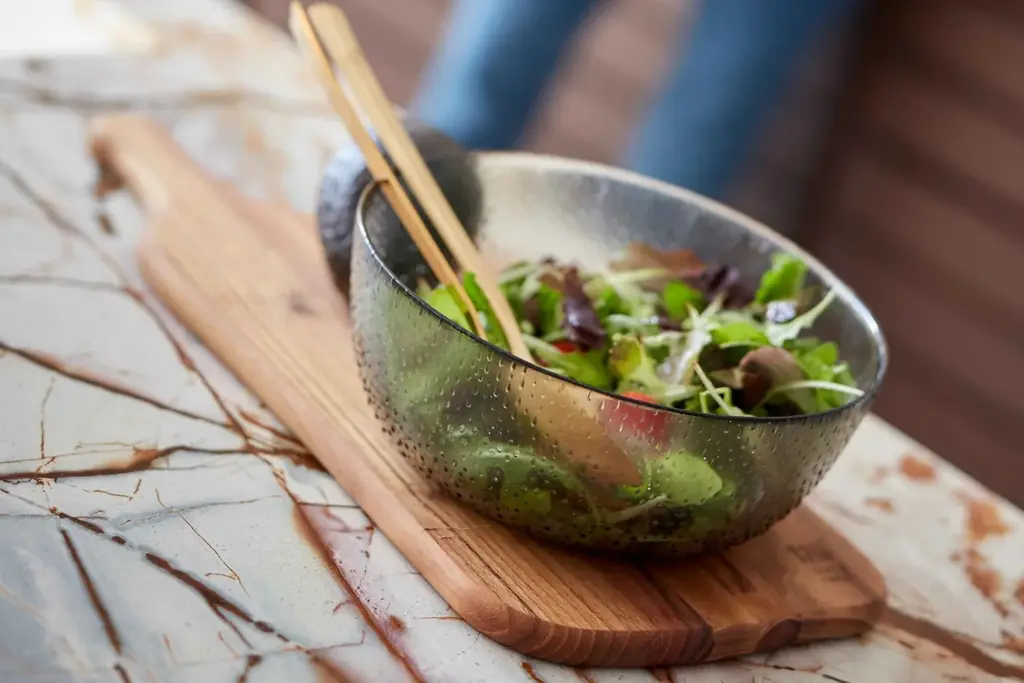 【夏に映えるガラスの器】北欧デンマークの老舗ブランド aidaからRAW Glass beadsシリーズが好評発売中！可愛らしいつぶつぶ模様とシンプルなデザイン 画像 6