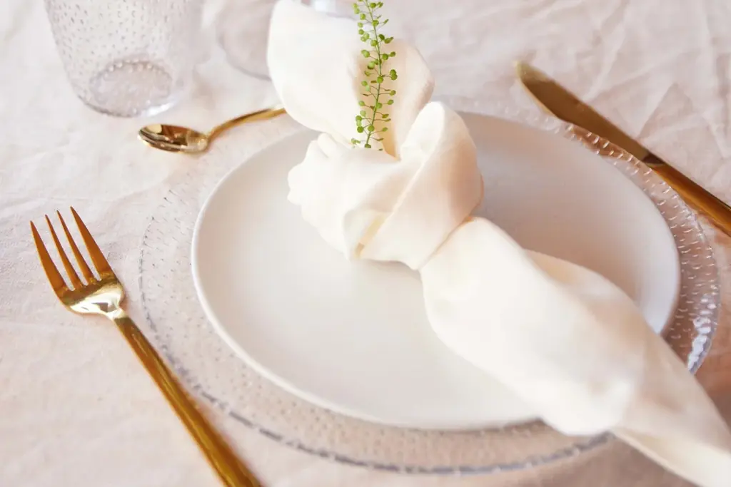 【夏に映えるガラスの器】北欧デンマークの老舗ブランド aidaからRAW Glass beadsシリーズが好評発売中！可愛らしいつぶつぶ模様とシンプルなデザイン 画像 8