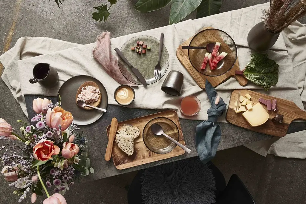 【夏に映えるガラスの器】北欧デンマークの老舗ブランド aidaからRAW Glass beadsシリーズが好評発売中！可愛らしいつぶつぶ模様とシンプルなデザイン 画像 9