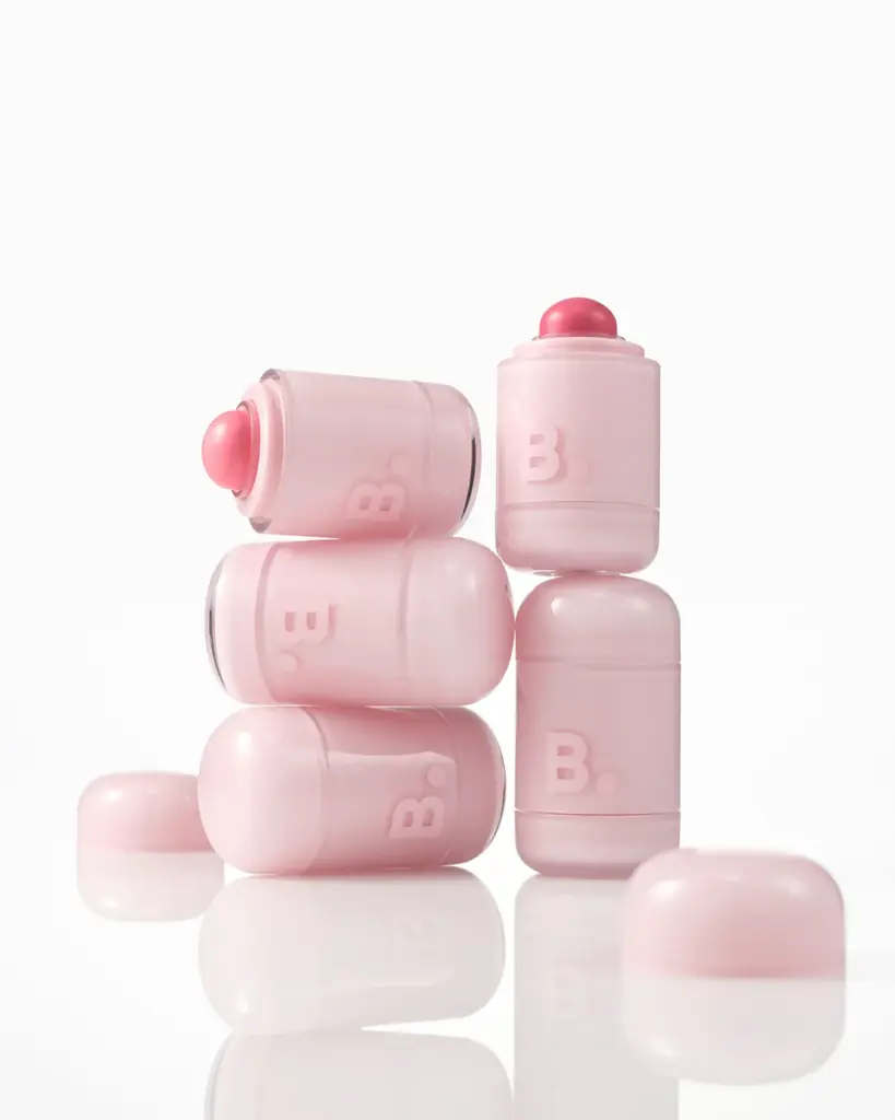 【BANILA CO】待望の新作「ロマンティック ブラッシュ リップ＆チーク」がロフト・PLAZA・アットコスメにて8月上旬より順次先行発売！BABYMONSTERの新ビジュアルも公開。 画像 2
