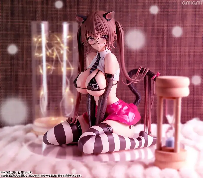 メガネ越しの瞳にキュン!人気イラストレーター魔太郎先生が描いた『いたずら猫-miumiu-』が立体化。 画像 2