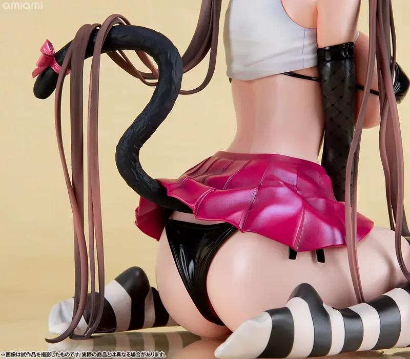 メガネ越しの瞳にキュン！人気イラストレーター魔太郎先生が描いた『いたずら猫-miumiu-』が立体化。 画像 22