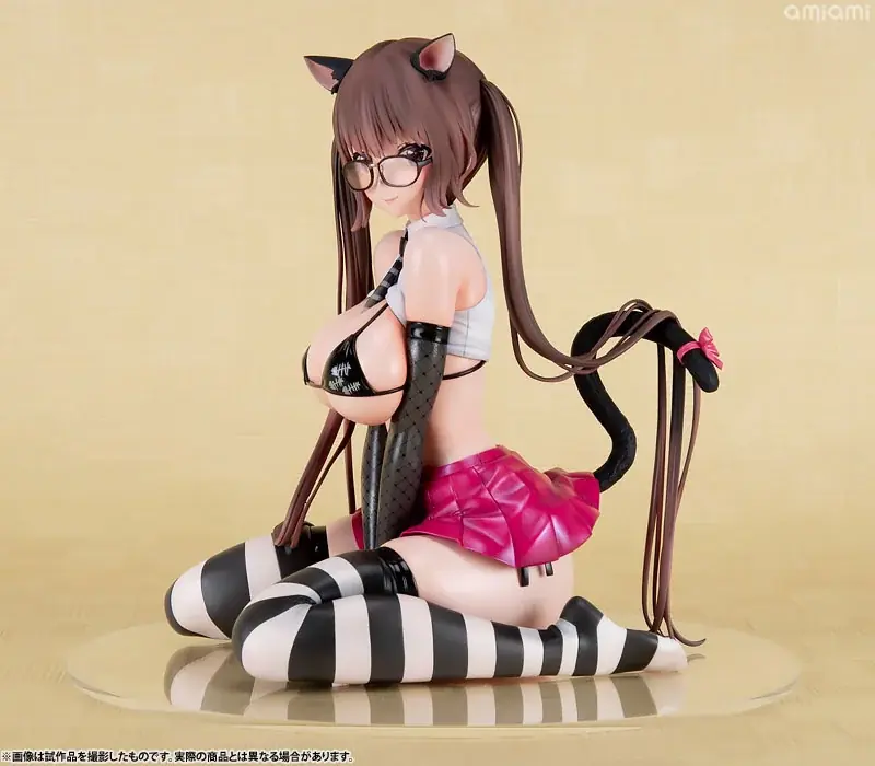 メガネ越しの瞳にキュン!人気イラストレーター魔太郎先生が描いた『いたずら猫-miumiu-』が立体化。 画像 5