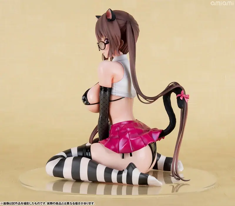 メガネ越しの瞳にキュン！人気イラストレーター魔太郎先生が描いた『いたずら猫-miumiu-』が立体化。 画像 6