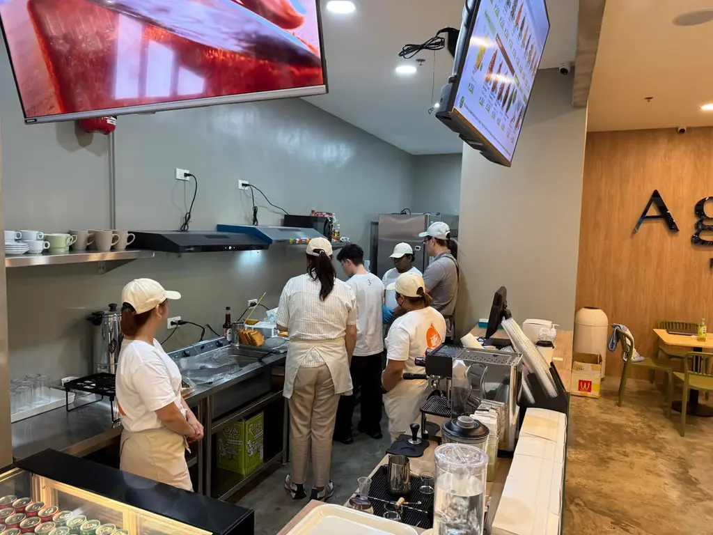 【揚げサンドAge.3、マニラ初日から大盛況】 画像 3