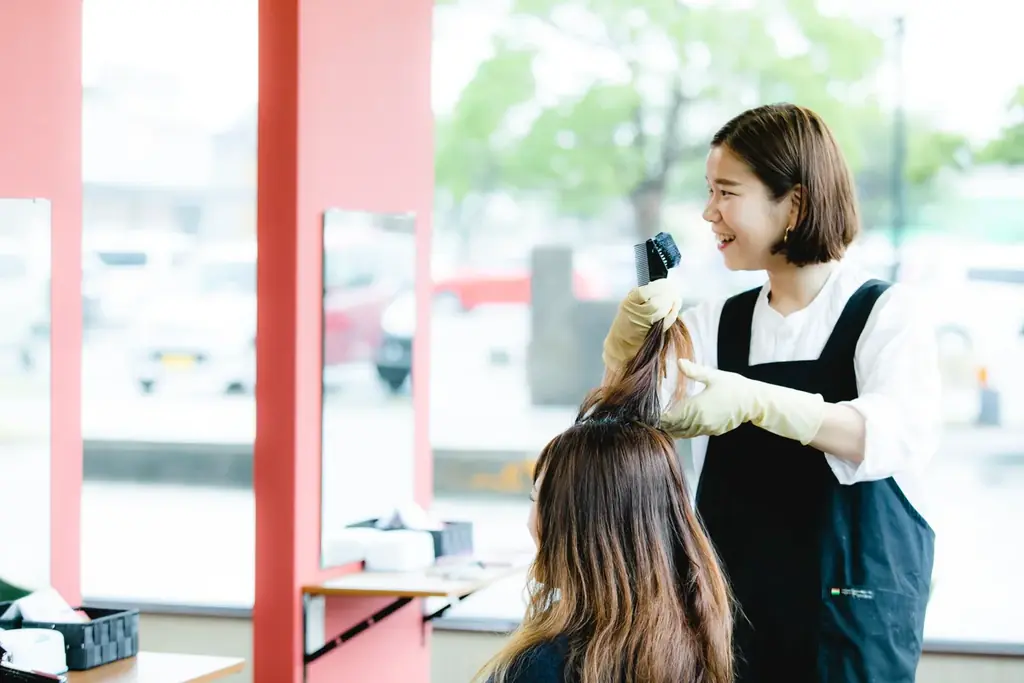 短時間・低価格で髪染めが出来るヘアカラー専門店「カラープラス」、石川県金沢市と神奈川県相模原市に2店舗同時オープンで全国48店舗に!8月には50店舗体制へ! 画像 2