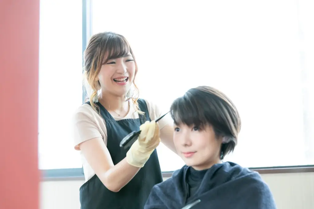 短時間・低価格で髪染めが出来るヘアカラー専門店「カラープラス」、石川県金沢市と神奈川県相模原市に2店舗同時オープンで全国48店舗に!8月には50店舗体制へ! 画像 3