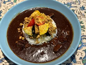 【カレー店の倒産激増の影響】で「カフェカレー」が、「ブラックカレー」で再ブレイクする予感！2025年カレートレンド「ディープリッチ黒カレー」が急速に浸透！緊急でメディア限定で個別セミナーを開催！ 画像 6