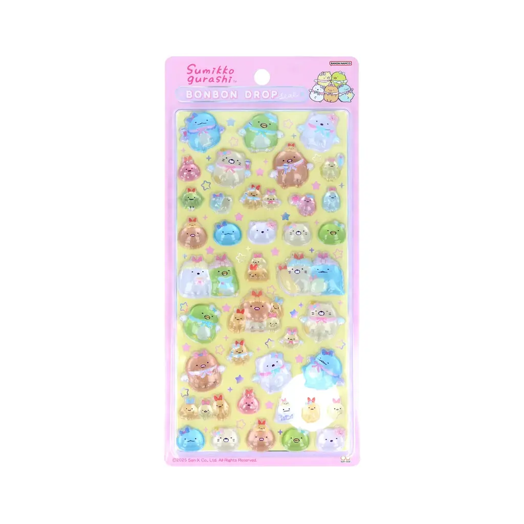 大人気!ボンボンドロップシールにすみっコぐらしが登場! すみっコぐらしの仲間たちが集合したブルー柄とえびてんのしっぽが入ったかわいいアイドル衣装デザインのピンク柄の2種で2025年7月下旬より発売 画像 3