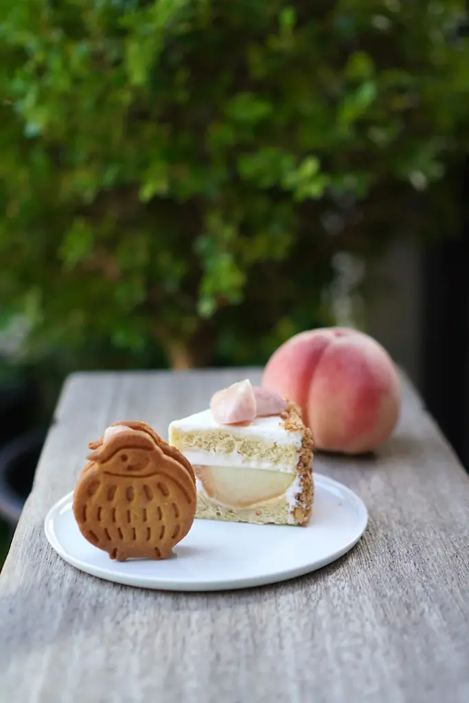 ＜nomaru bake＞旬の桃をぜいたくに味わう夏限定スイーツフェア開催！ 桃あんみつ牛乳寒天、桃のショートケーキなど 画像 3