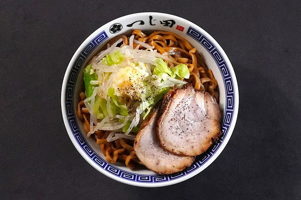 【オイシーズ】「油そば つじ田」×「ベビースターラーメン」の初コラボメニュー『ベビースターラーメン公式コラボまぜそば』8月2日（土）発売！ 画像 4