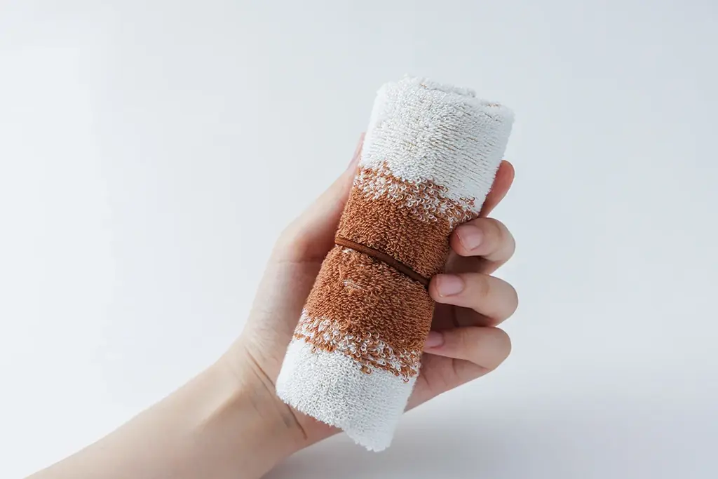 「かまぼこグッズ開発部」第3弾　持ち歩けるかまぼこ！？見た目も楽しい新感覚タオル「かまぼこタオル」「ちくわタオル」 画像 4