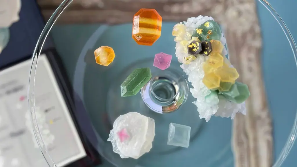 7月28日発売！宝石のような8月誕生石琥珀糖ボックス登場