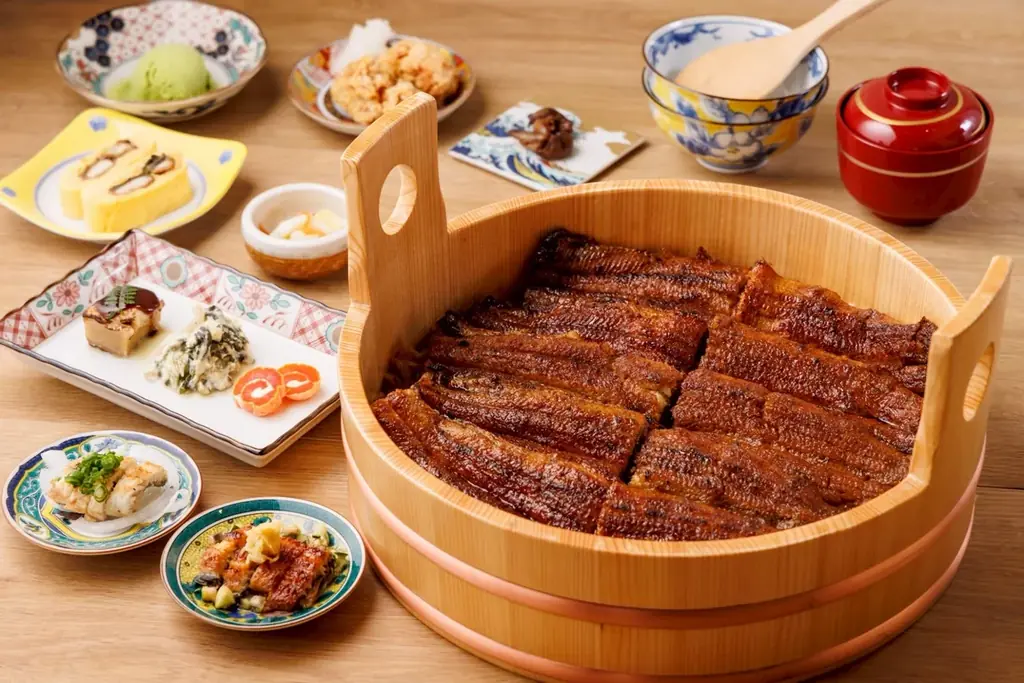 名古屋発コスパ最強と行列の絶えない、「昼だけうなぎ屋」監修の、新ブランド：炭焼鰻と特選和牛「ふじさん」名古屋の玄関口である名古屋駅に8月1日オープン！ 画像 2