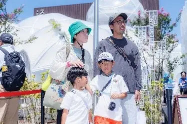万博テーマウィークにならって大人も子どももワクワクしながら「学び」「遊ぶ」。スイス発、木製知育玩具のワークショップでスイスと日本の文化交流 画像 10