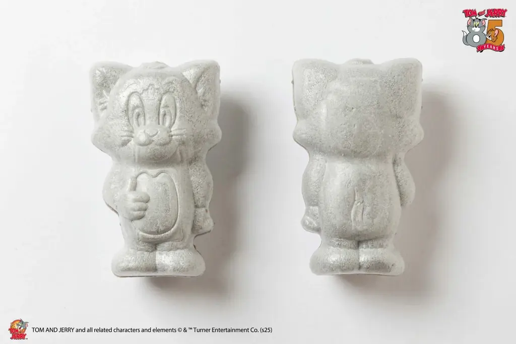 [トムとジェリー85周年記念] ミニソフビのようにデザインされた最中「トムとジェリー モナカ チョコレート＆チーズ味」の登場です 画像 7
