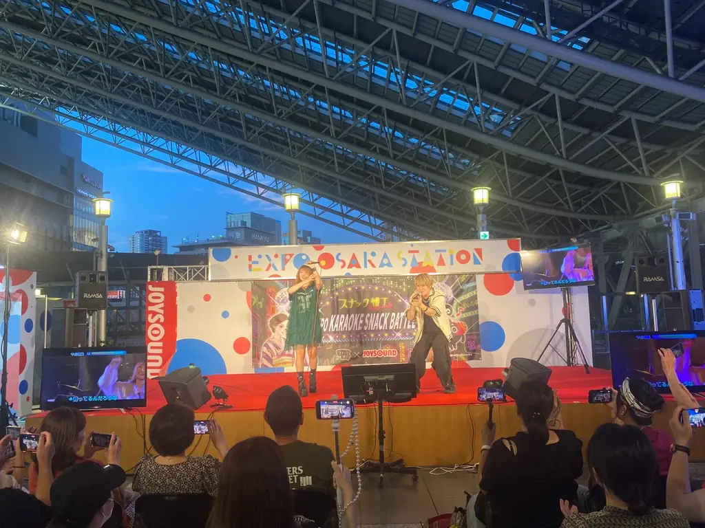 大阪駅が“開かれたスナック”に!–「EXPO KARAOKE SNACK BATTLE」開催レポート – 画像 2
