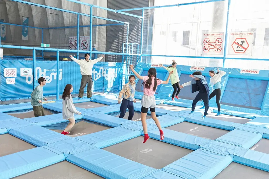 バラエティスポーツ施設『VS PARK』・屋内アスレチック施設『トンデミ』 チケット提示で500円引きになる「万博行ったよ割!」 7月29日(火)より全店で開催! 画像 3