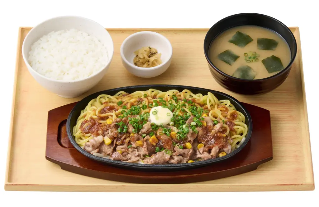 「やよい軒」世界共通フェア「TEPPAN FAIR(鉄板フェア)」第3弾!酸味が効いたジャポネソースで味わう 『牛バターちゃんぽん焼定食』 画像 2
