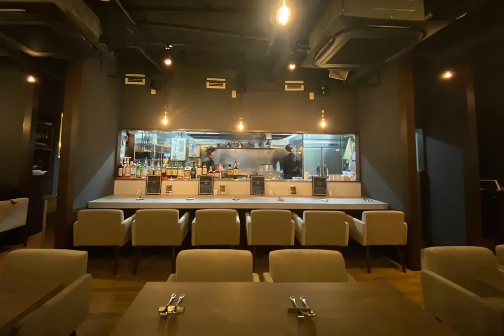 名古屋名物のあんかけスパに“まるはのジャンボ海老フライ”が乗った！「まるは食堂」×「パスタマニア」コラボメニューが限定登場！ 画像 7