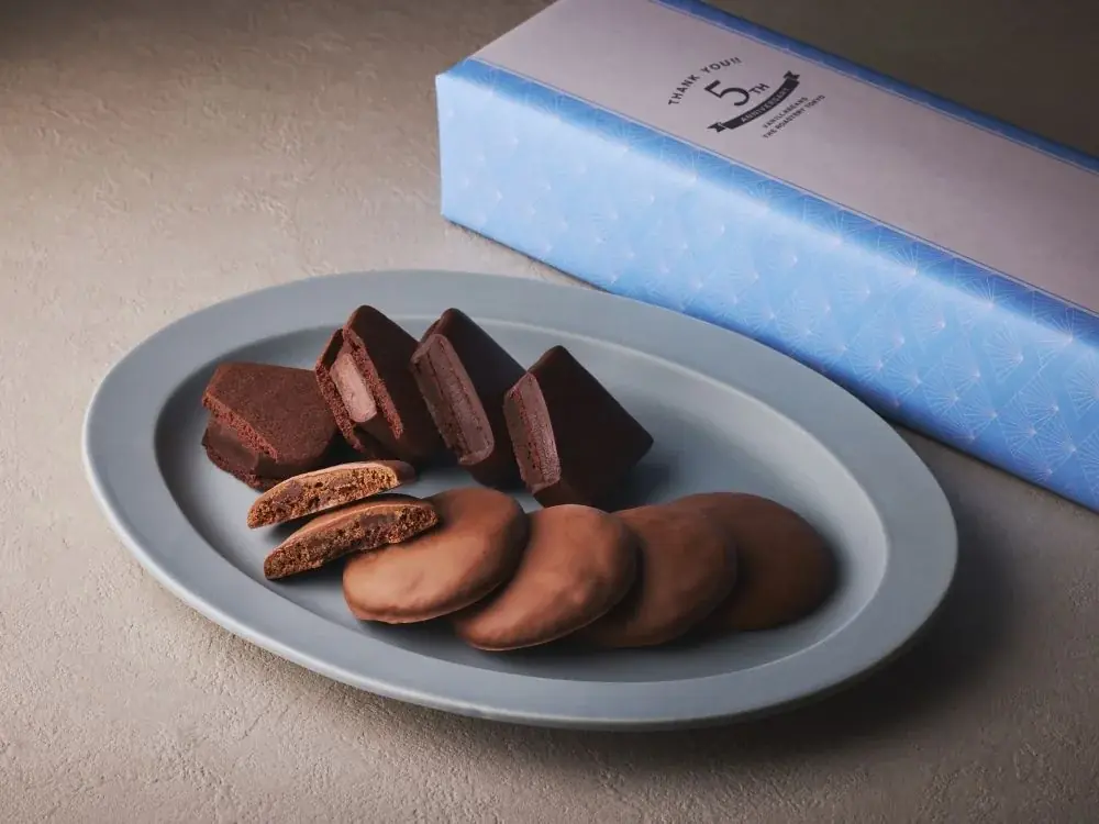 【東京駅限定】今だけカカオ20％増量！横浜発のクラフトチョコレート専門店「VANILLABEANS THE ROASTERY TOKYO」が開店5周年を記念した限定スイーツを8月1日(金)より販売開始 画像 2