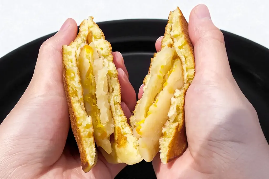 【この夏、絶対食べてほしい！】ひんやり×もちもち新感覚！「夏みかん生どら焼き」数量限定で今年も登場！ 画像 12