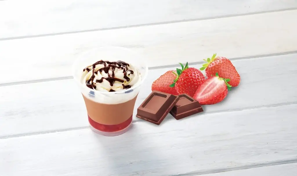 夏を彩る“チョコ×フルーツ”の新感覚スイーツ!「とろけるホワイトチョコプリン ピーチ」と「とろけるチョコプリン ストロベリー」が登場! 画像 2