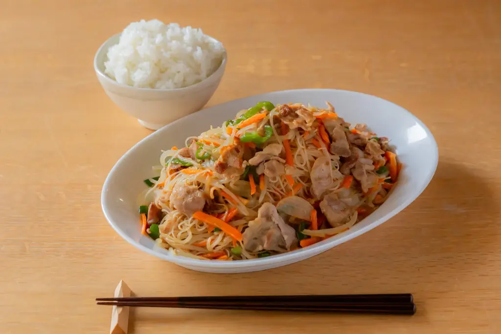 スタミナ源たれ焼ビーフン発売