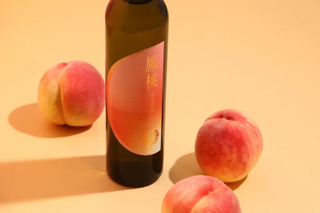 山梨県産完熟桃100％で造るデザートワイン「鳳桃 -houtou-」を販売開始 画像 2
