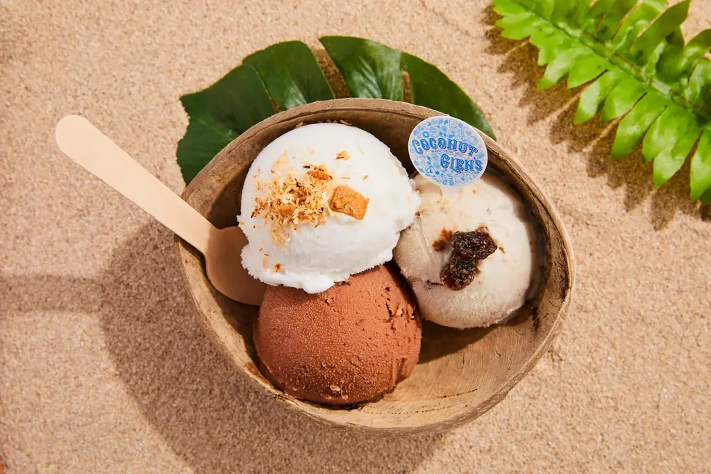 【暑さも吹き飛ぶ!ひんやりスイーツ】プラントベースのアイスクリーム「ライチハイビスカス」、やさしい甘さのご褒美シェイク「ストロベリーココナッツシェイク」が同時発売! 画像 6