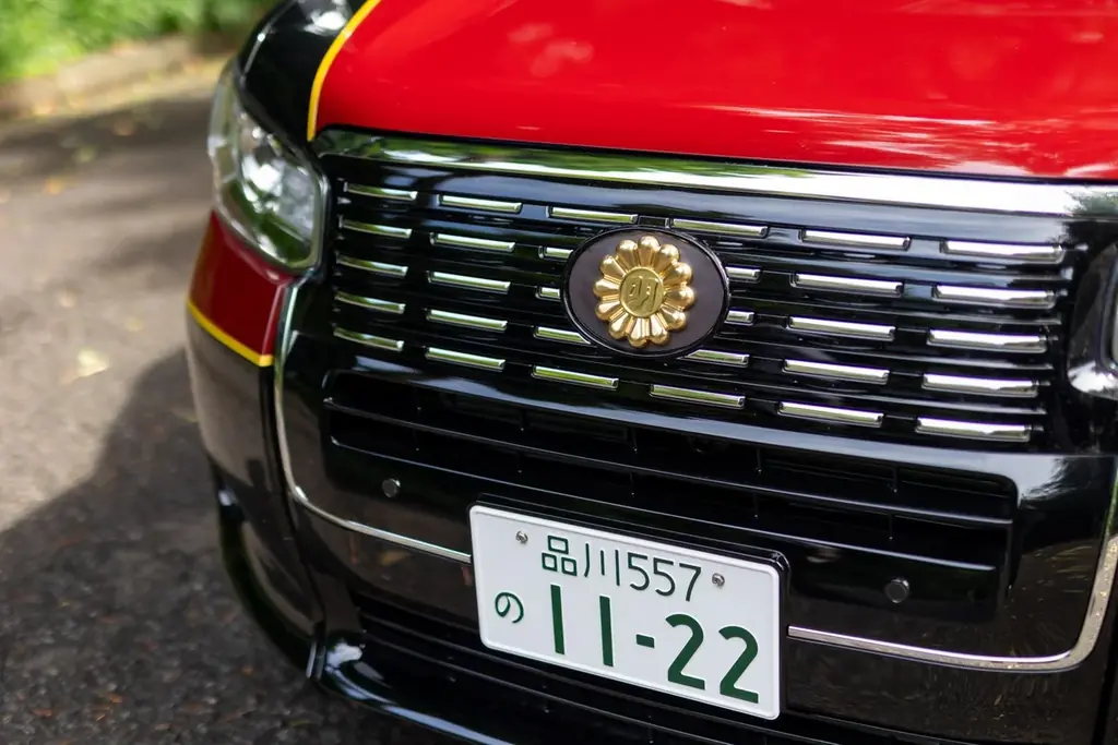 【明治記念館】“唯一無二のモダンクラシックデザインの特別仕様車が令和7年8月1日（金）より運行開始” 　ご新郎ご新婦やVIPの移動をより快適に 画像 4