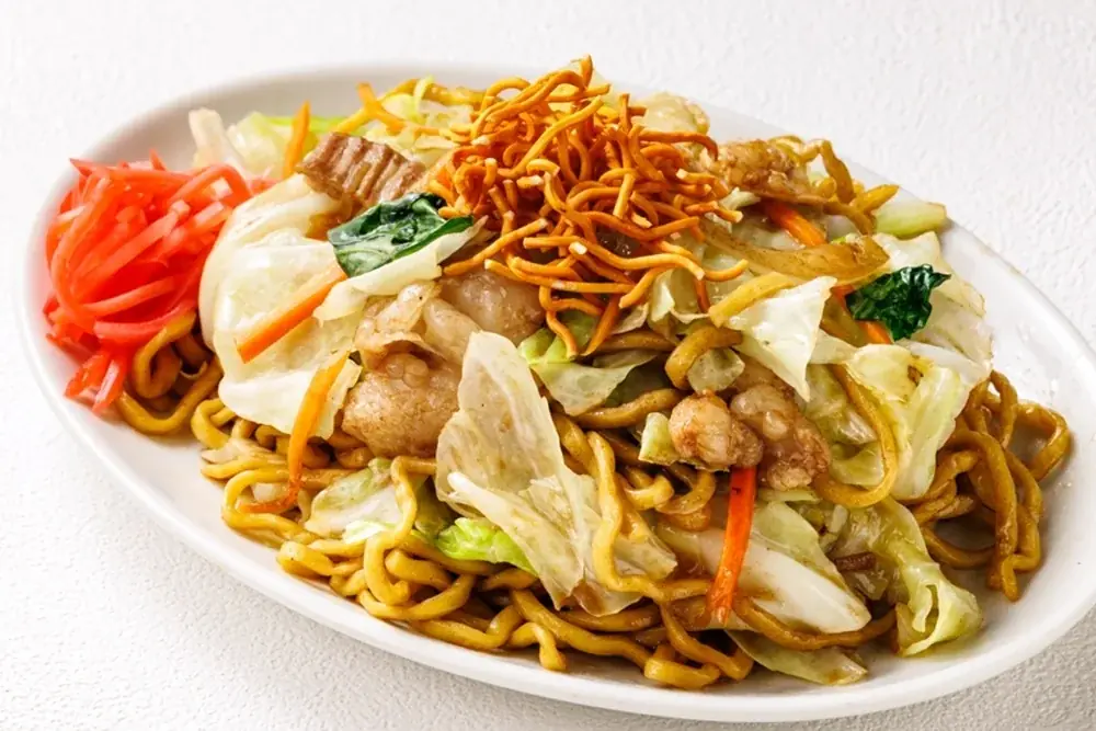 やきそばにも、まぜめんにもベビースター⁉ベビースター and 「どさん子」グループ店舗でベビースターのコラボメニュー初登場！ 画像 2